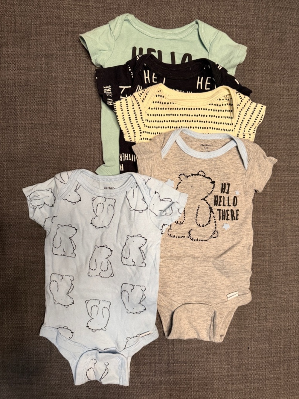 5 Gerber onesies, size 0-3 months 👶